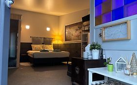 Relax Trois Bornes - De Grenspost